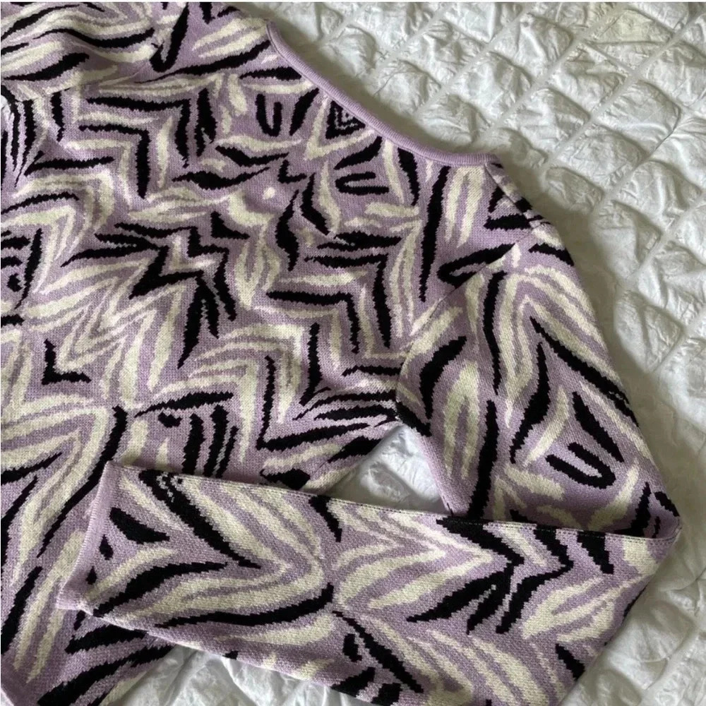 Nasty Gal zebra pattern lace up front knitted cardigan - Picture 9 of 9